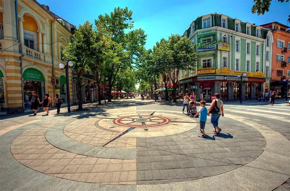 Super Center-Huge 2 Bedrooms Apartment Burgas