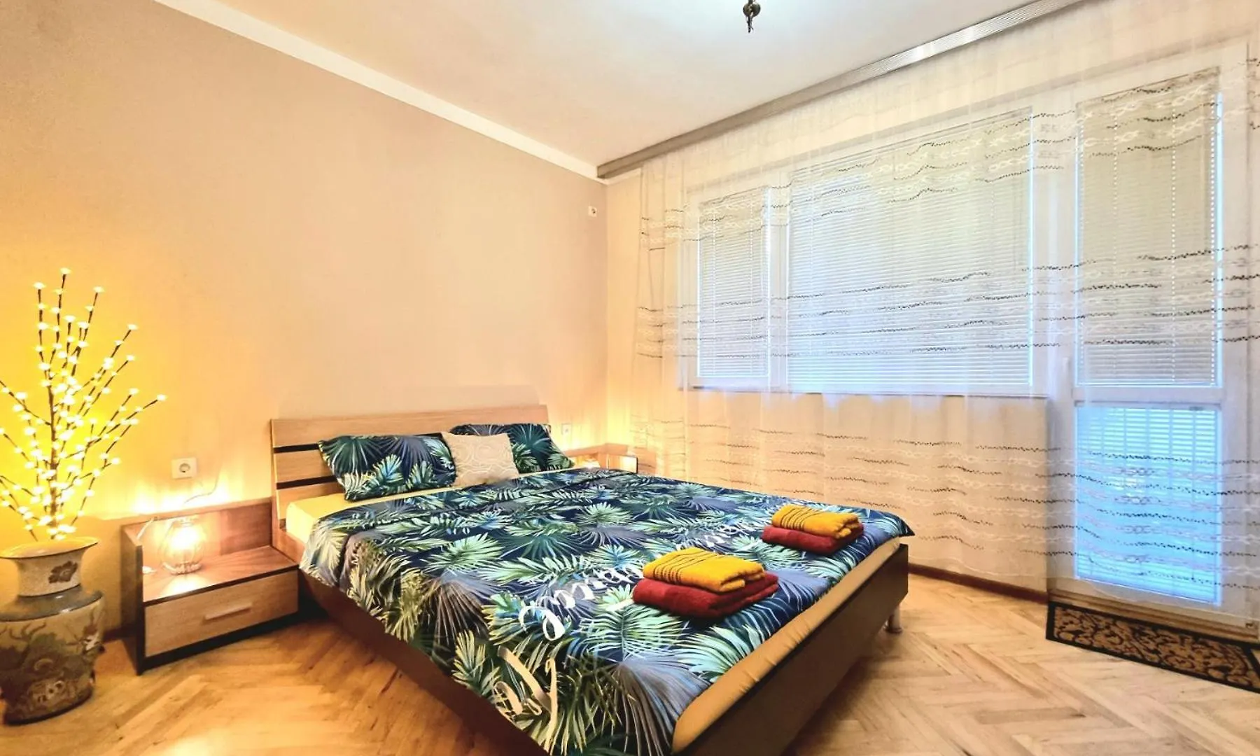 Super Center-Huge 2 Bedrooms Apartment Burgas