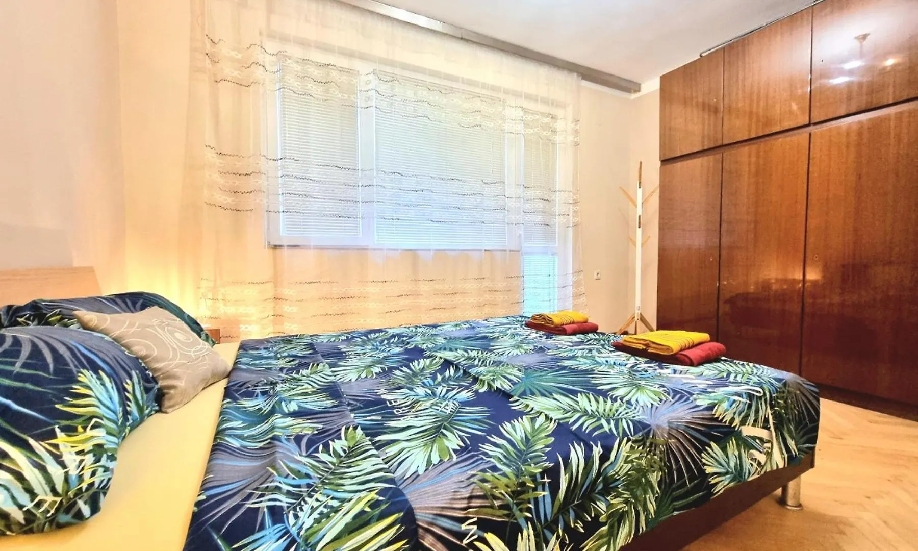 Super Center-Huge 2 Bedrooms Apartment Burgas