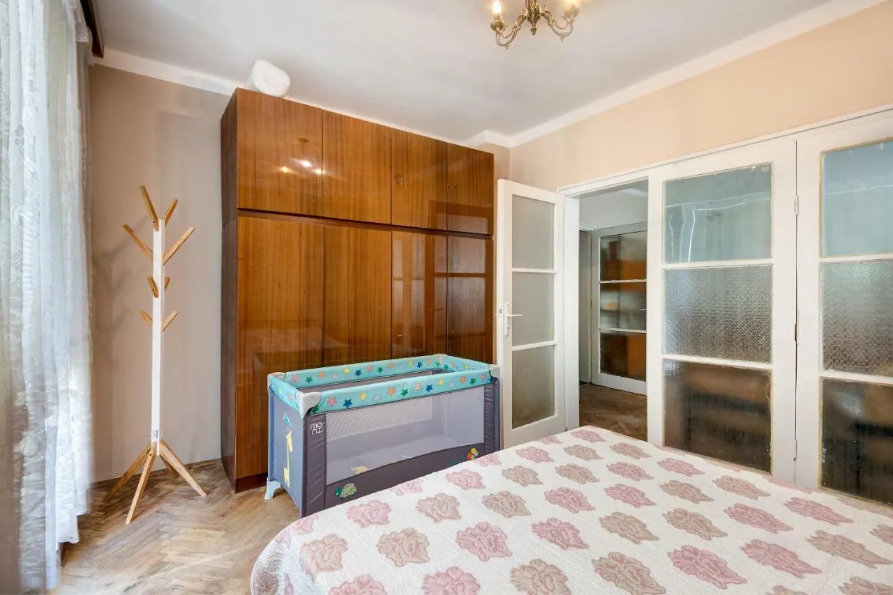 Super Center-Huge 2 Bedrooms Apartment Burgas